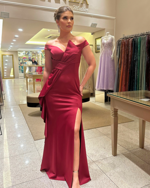 Vestido de festa marsala