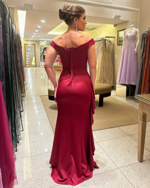 Vestido de festa marsala
