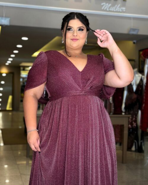 Vestido de Festa Plus Size Marsala Capa Xale, Tecido Brilho.