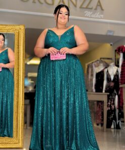 Vestido de Festa Verde Plus Size Fluido - Elegância e Estilo para Festas Especiais.