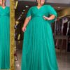 Vestido de Festa Plus Size Verde Esmeralda Capa Xale, Tecido Brilho.