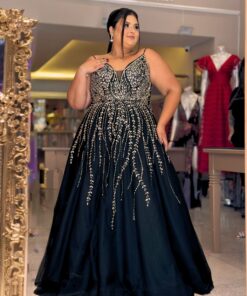 Vestido plus size preto luxo