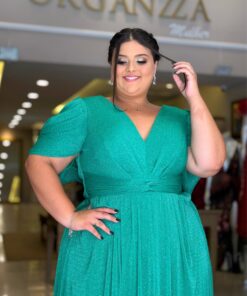 Vestido de Festa Plus Size Verde Esmeralda Capa Xale, Tecido Brilho.