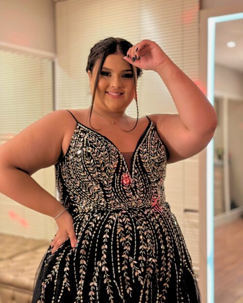 Vestido plus size preto luxo