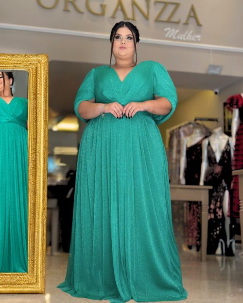 Vestido de Festa Plus Size Verde Esmeralda Capa Xale, Tecido Brilho.