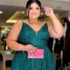 Vestido de Festa Verde Plus Size Fluido - Elegância e Estilo para Festas Especiais.